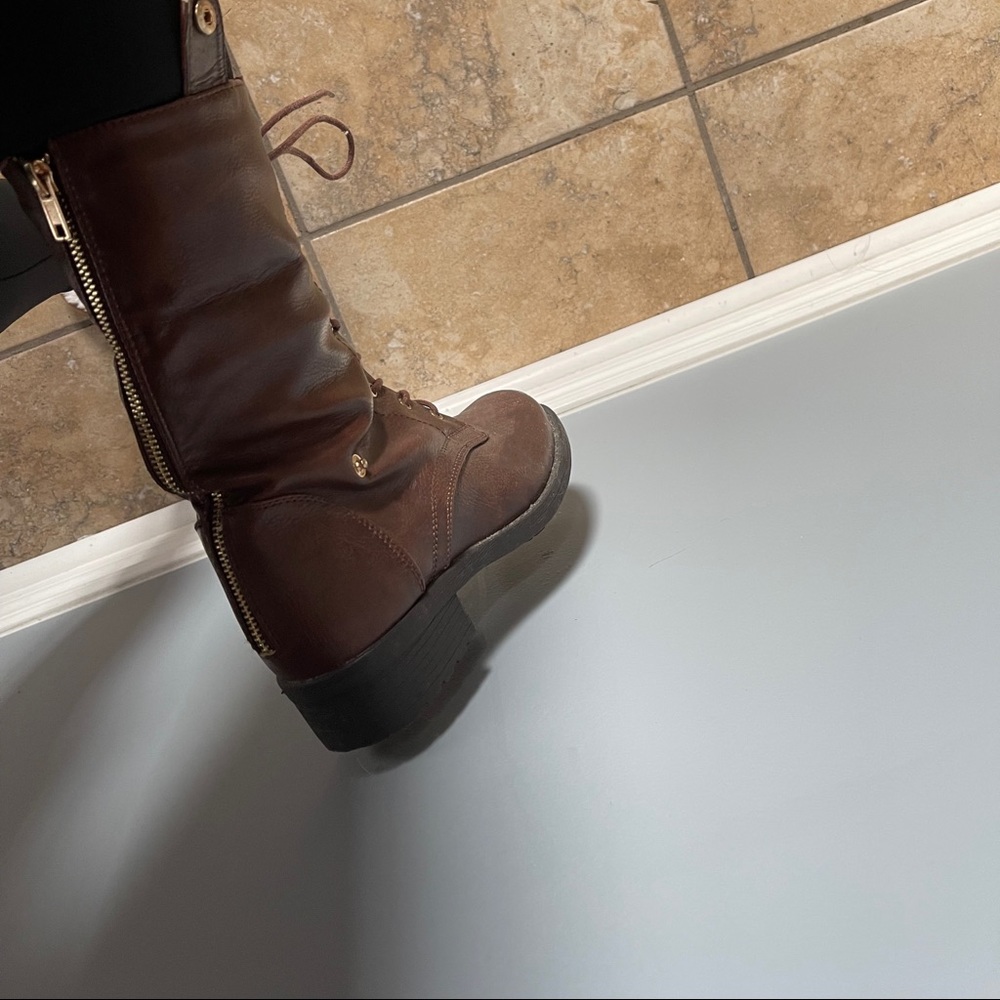 Combat boots